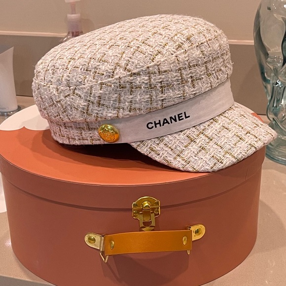 Black and Gold Tweed plaid newsboy cap Authentic Chanel Ribbon main image 5